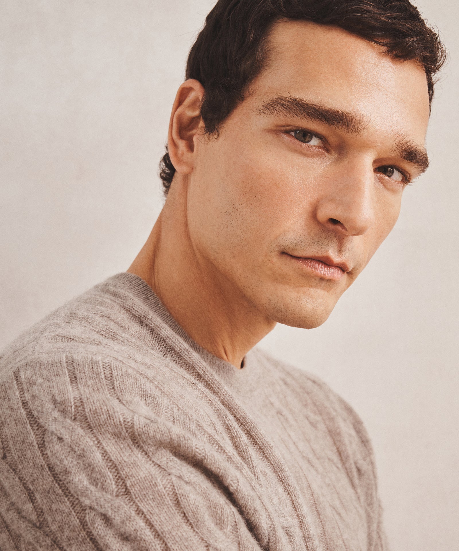 Lightweight Cashmere Cable Crewneck Sweater